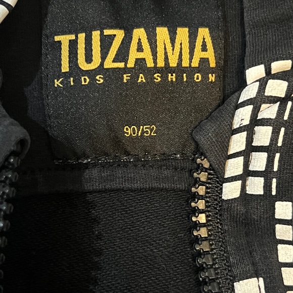 Baby boy black and white hoddie zippered vest, size 2t - Picture 5 of 6